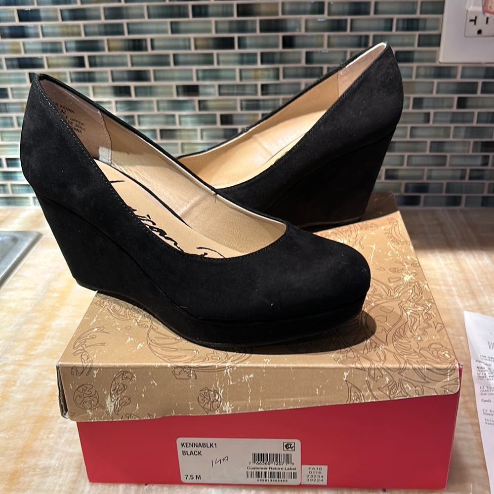 Black suede like wedge shoes